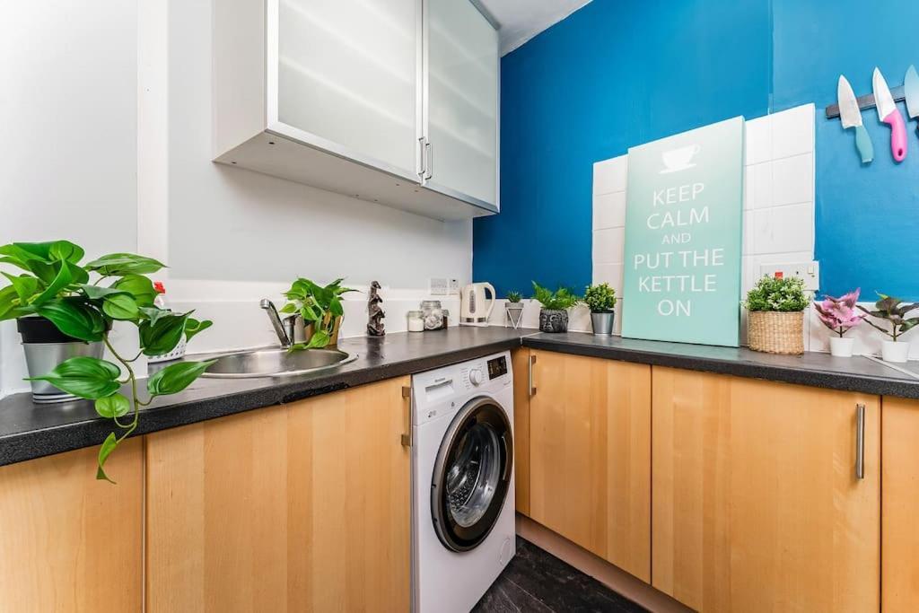 Traditional 1-Bed Flat In Southside Glasgow Exterior photo
