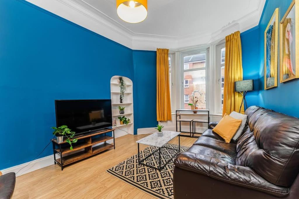 Traditional 1-Bed Flat In Southside Glasgow Exterior photo